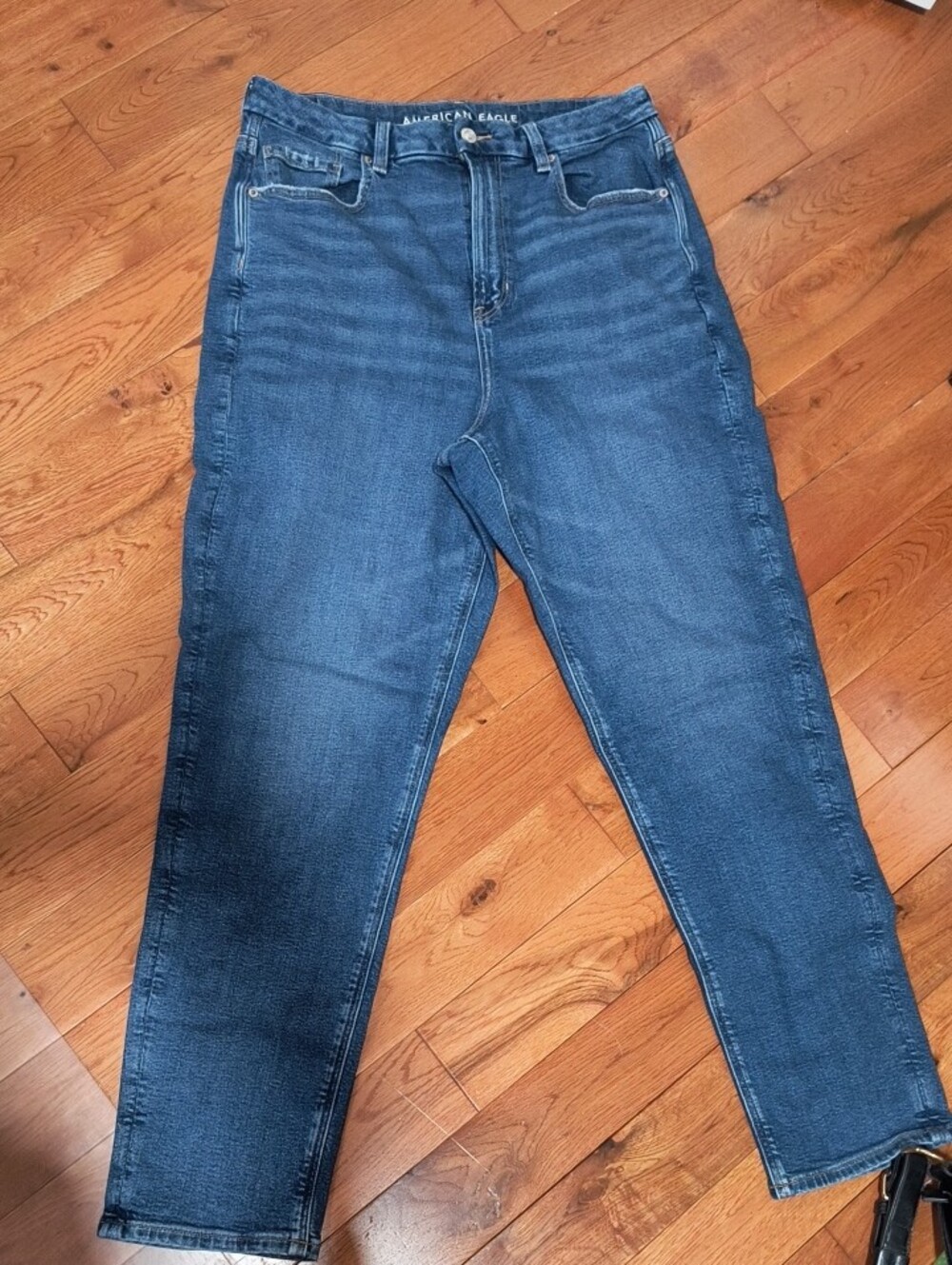American Eagle Outfitters Curvy Mom Jean - Light Blue Denim - Picture 3 of 4
